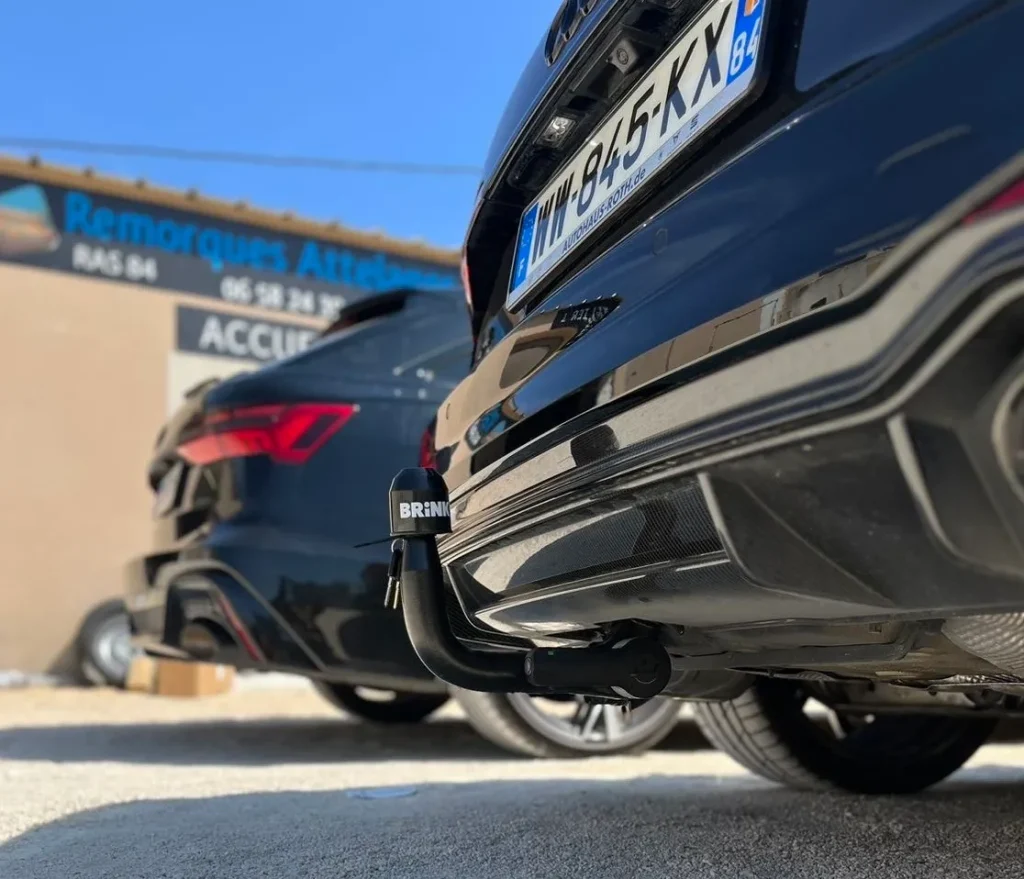 zoom sur l'attelage de voiture